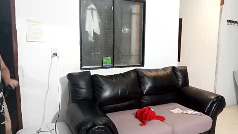 taniamilf69 online show from October 6, 2025, 7:22 pm