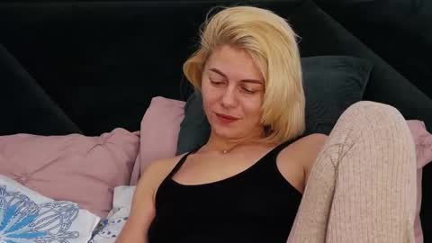 tanyaGrey online show from February 19, 2026, 6:53 am