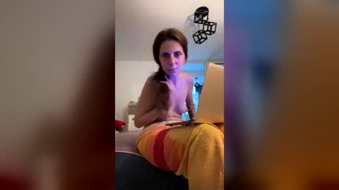 Snapshot of tanya_amelly chatting on August 3, 2026, 3:27 pm Tanya online show from August 3, 2026, 3:27 pm