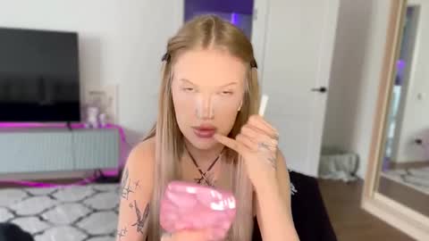 Snapshot of tanyaquartaro chatting on March 3, 2026, 11:05 am Alisa online show from March 3, 2026, 11:05 am