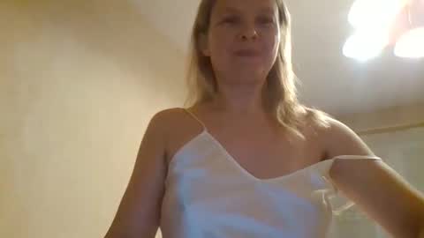 tanystar online show from December 17, 2025, 9:43 pm