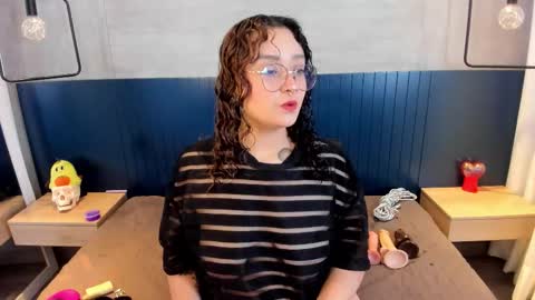 tarablack_ online show from November 8, 2025, 4:01 am