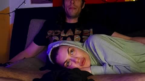 T  J   online show from October 29, 2025, 7:54 am