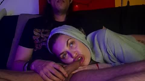 T  J   online show from November 4, 2025, 8:19 pm