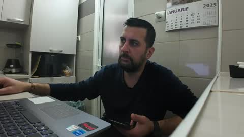 Snapshot of tarkan198 chatting on January 7, 2025, 12:45 am tarkan198 online show from January 7, 2025, 12:45 am