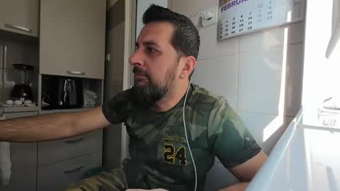 Snapshot of tarkan198 chatting on February 4, 2025, 10:21 am tarkan198 online show from February 4, 2025, 10:21 am