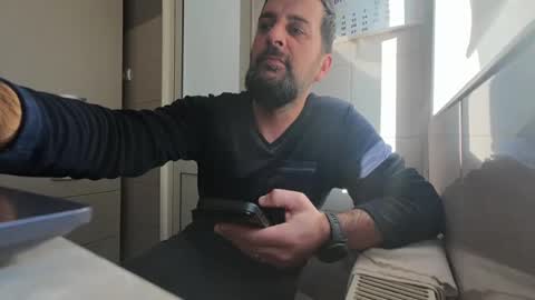 Snapshot of tarkan198 chatting on February 11, 2025, 9:42 am tarkan198 online show from February 11, 2025, 9:42 am