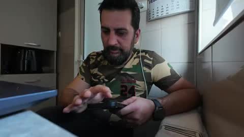 Snapshot of tarkan198 chatting on February 11, 2025, 1:09 pm tarkan198 online show from February 11, 2025, 1:09 pm