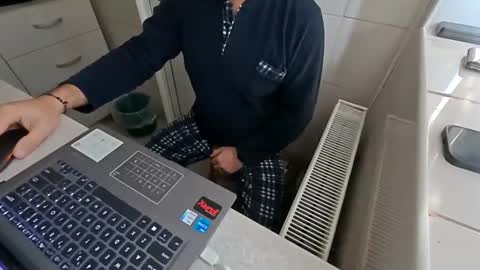 Snapshot of tarkan198 chatting on February 21, 2025, 10:50 am tarkan198 online show from February 21, 2025, 10:50 am