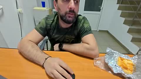 Snapshot of tarkan198 chatting on February 22, 2025, 4:51 pm tarkan198 online show from February 22, 2025, 4:51 pm