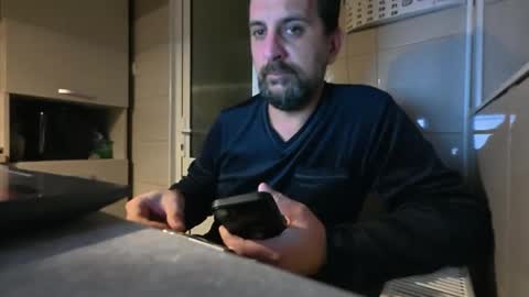 Snapshot of tarkan198 chatting on February 23, 2025, 7:17 pm tarkan198 online show from February 23, 2025, 7:17 pm