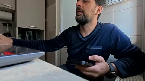 Snapshot of tarkan198 chatting on February 24, 2025, 10:37 am tarkan198 online show from February 24, 2025, 10:37 am