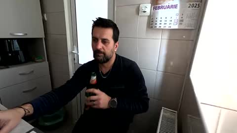 Snapshot of tarkan198 chatting on February 25, 2025, 10:15 am tarkan198 online show from February 25, 2025, 10:15 am