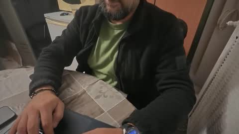 Snapshot of tarkan198 chatting on October 29, 2025, 7:04 pm tarkan198 online show from October 29, 2025, 7:04 pm