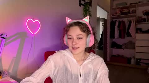 Snapshot of tashajovich chatting on February 26, 2026, 10:31 pm Darlin online show from February 26, 2026, 10:31 pm