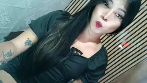   online show from November 5, 2025, 6:52 pm