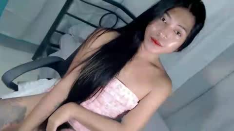 Snapshot of tasteofinnocent69 chatting on May 23, 2026, 7:24 am online show from May 23, 2026, 7:24 am