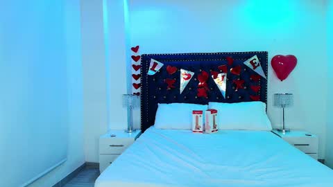 Snapshot of tata_and_michi chatting on February 14, 2025, 3:33 am tata_and_michi online show from February 14, 2025, 3:33 am