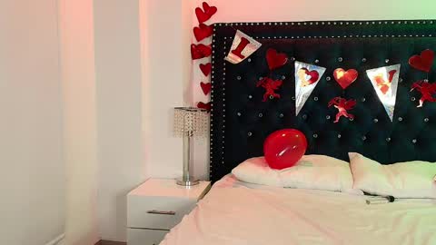 Snapshot of tata_and_michi chatting on February 15, 2025, 3:31 am tata_and_michi online show from February 15, 2025, 3:31 am