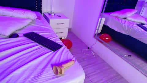 Snapshot of tata_and_michi chatting on February 15, 2025, 6:33 am tata_and_michi online show from February 15, 2025, 6:33 am