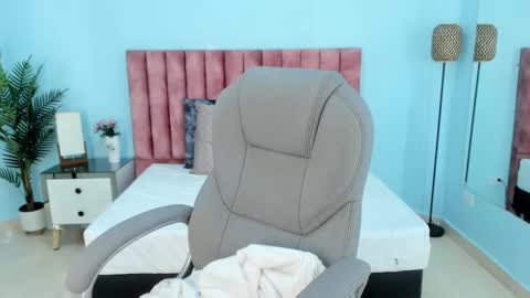 Tati Saldarriaga online show from February 11, 2026, 4:01 pm