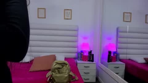 tatiana_arboleda online show from October 25, 2025, 3:14 am