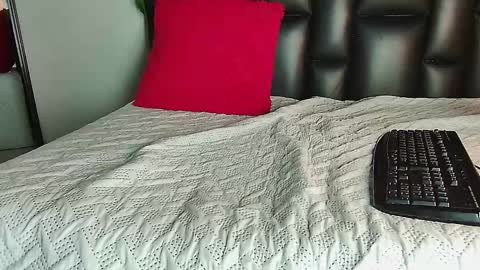 tatiana_mendoza online show from February 28, 2025, 2:42 pm