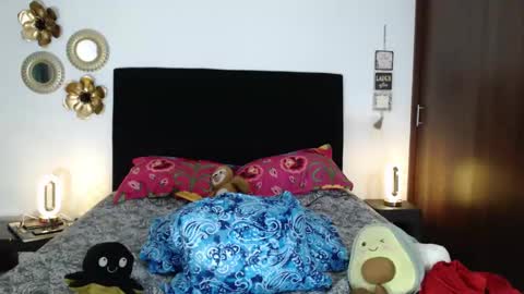 tatiana_monteros online show from October 21, 2025, 11:38 pm