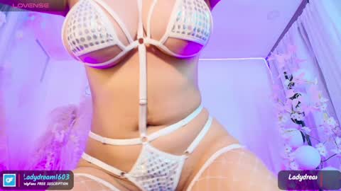 Snapshot of tatiana_ruiiz chatting on December 10, 2024, 6:01 am Tatiana online show from December 10, 2024, 6:01 am