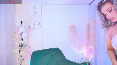 Snapshot of tatiana_ruiiz chatting on February 14, 2025, 11:53 pm Tatiana online show from February 14, 2025, 11:53 pm