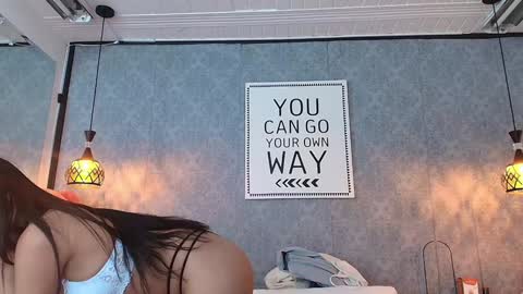Snapshot of tatiana_w_ chatting on January 8, 2025, 3:39 pm Tati online show from January 8, 2025, 3:39 pm
