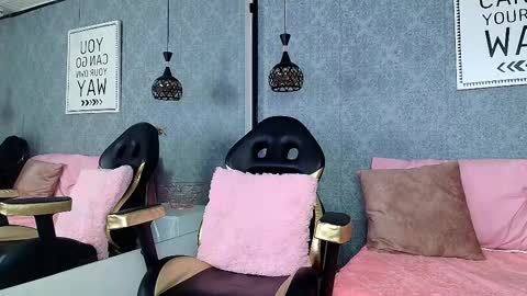 Snapshot of tatiana_w_ chatting on February 17, 2025, 8:26 pm Tati online show from February 17, 2025, 8:26 pm