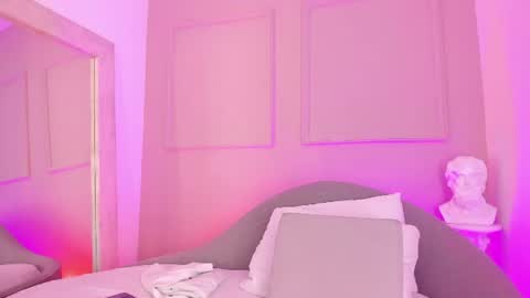 Snapshot of tatii_moon chatting on June 22, 2026, 5:37 am Tati online show from June 22, 2026, 5:37 am
