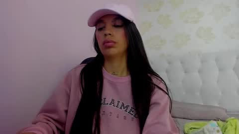 Snapshot of tatilarson chatting on October 25, 2025, 1:18 pm TATI online show from October 25, 2025, 1:18 pm