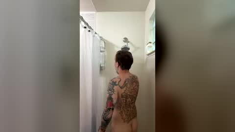 Snapshot of tattedupboyfun chatting on June 19, 2026, 3:16 pm tattedupboyfun online show from June 19, 2026, 3:16 pm