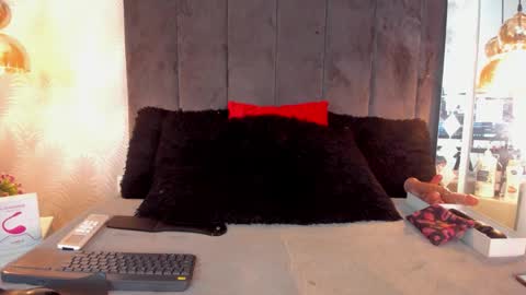 Tatto Fox online show from December 5, 2025, 12:47 pm