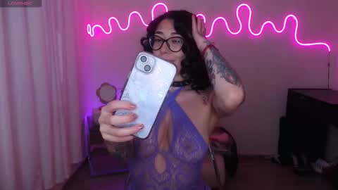 High Mami  online show from January 15, 2026, 5:12 am