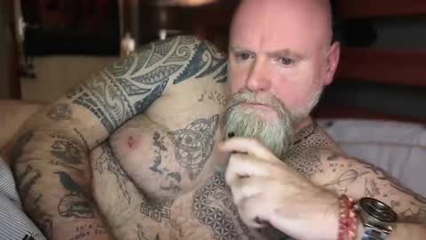 Tattooeddilf 01 online show from January 6, 2026, 9:39 pm
