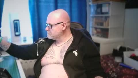 Tattooeddilf 01 online show from March 28, 2026, 6:18 pm