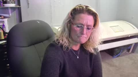 Snapshot of tattooeddirtyteacher chatting on January 22, 2025, 10:26 pm Lisa Lovely online show from January 22, 2025, 10:26 pm