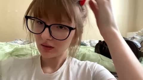 Evia online show from March 21, 2026, 5:23 am