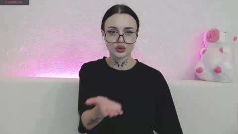 Taya online show from October 6, 2025, 8:50 pm