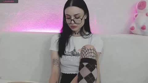 Taya online show from October 7, 2025, 4:59 pm