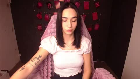 Tayla online show from October 22, 2025, 6:24 am