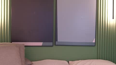 Teylor  Kim online show from September 25, 2025, 5:05 pm