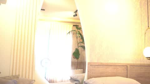 Teylor  Kim online show from October 29, 2025, 6:53 pm