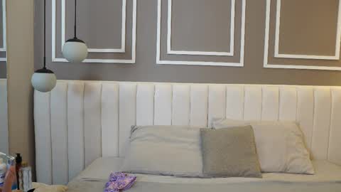 Teylor  Kim online show from November 14, 2025, 8:29 pm