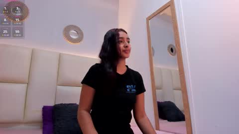 taylor_colores online show from October 25, 2025, 12:34 pm