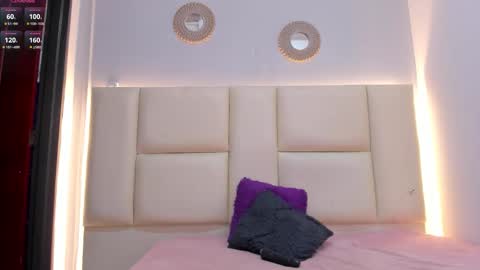 taylor_colores online show from November 6, 2025, 1:45 pm