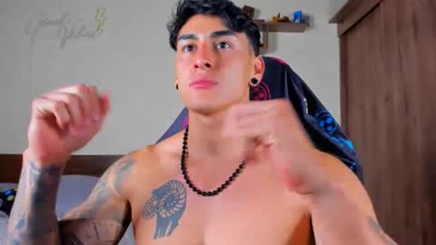 taylor_mclane1 online show from November 16, 2025, 7:41 pm